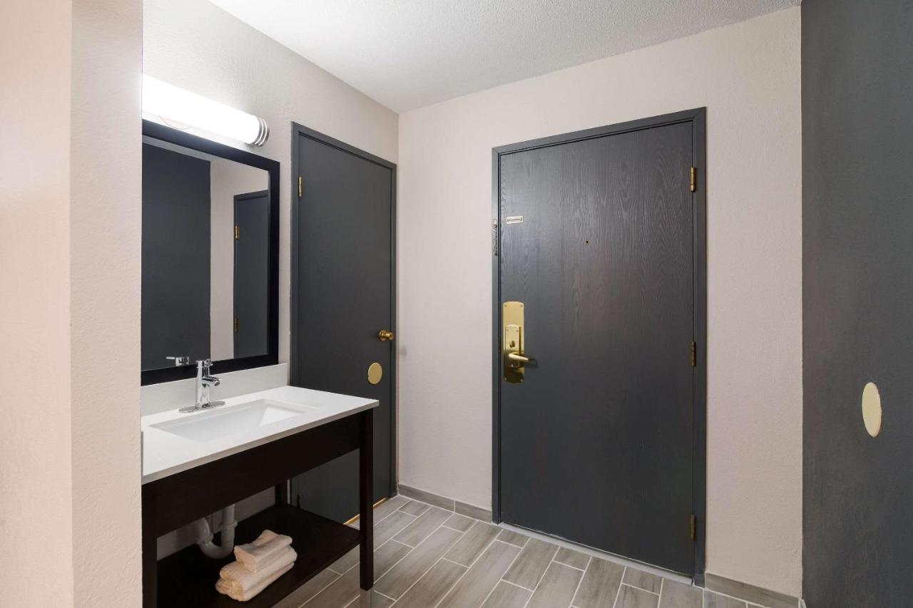 Econo Lodge Уиллистон Экстерьер фото